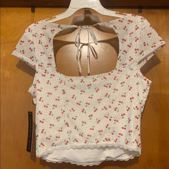 NWT Madden Girl Size L Cherry Top - Picture 7 of 7